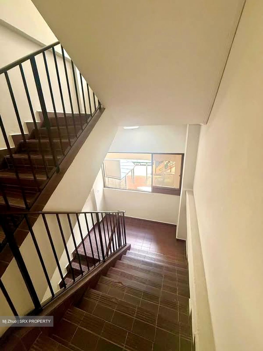 Beach Road (D7), Office #547590451
